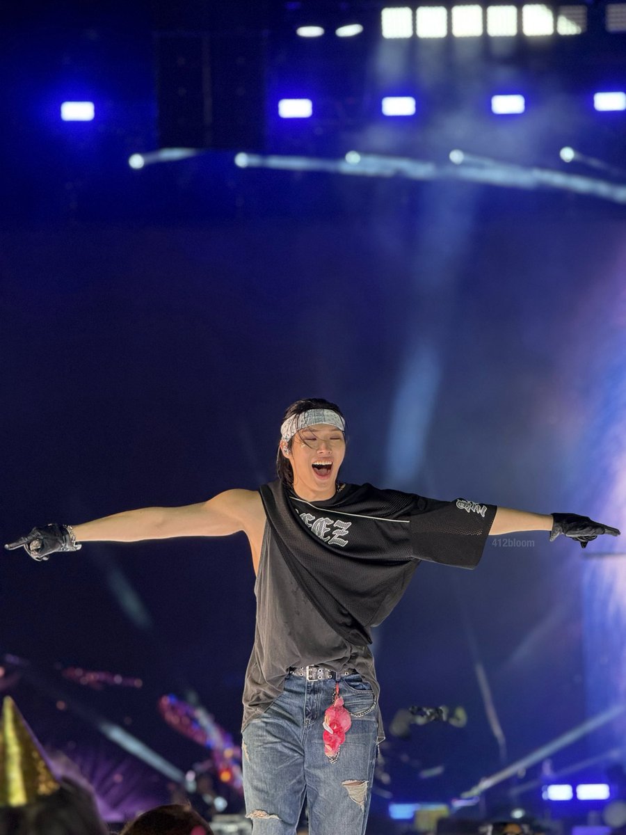 412bloom's tweet image. birthday boy mingi 🥺🤍