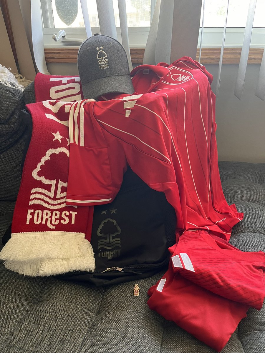 Packing for my first ever visit to the World Famous City Ground. This truly is a dream come true. I can’t wait to see all of you fellow Forest fans and to cheer loudly with you. Might get emotional during MOK to be honest 🇨🇦to🏴󠁧󠁢󠁥󠁮󠁧󠁿
 #NFFC #ForestAllOverTheWorld <a href="/NFFC/">Nottingham Forest</a> #Forest