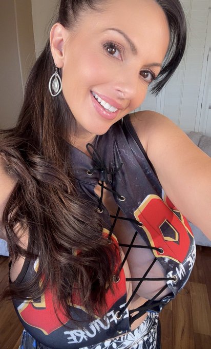 Watch Catalina Cruz™'s leaked NSFW photo on TwXstars