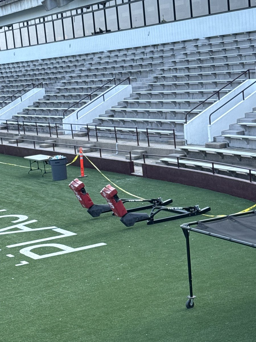 SSN_MoState's tweet photo. The refresh at Plaster continues. Today they are painting the pony wall maroon.
#itsthelittlethings
#BigMoState https://t.co/IqBgVz1y39