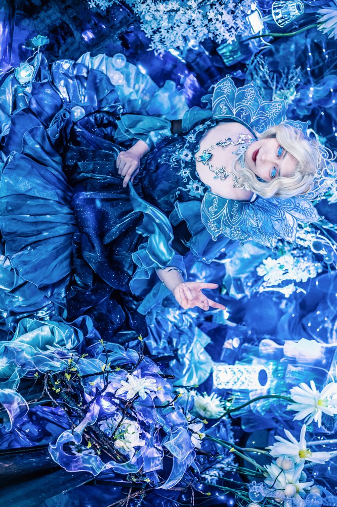 osafunerin's tweet photo. [IdentityV/Cosplay]  

血の女王/マリー

～夜の潮～

Photo:@ruibos_camera
Studio:@comuya_com https://t.co/0He6Ke3iJS