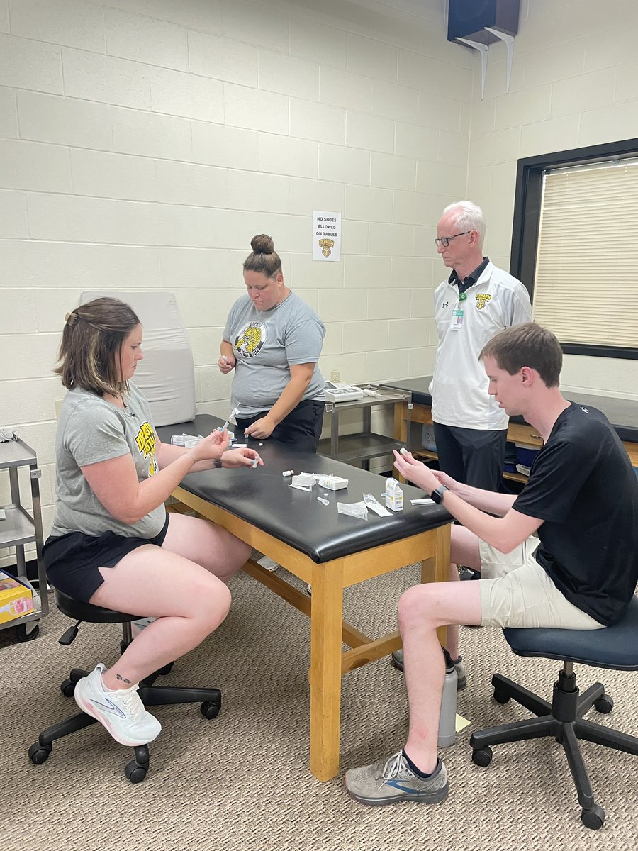DanielWelty's tweet photo. Depauw Sports Medicine practicing emergency care situations and reviewing EAPs. #athletictrainers #savinglives @DePauwU @HendricksHealth @INAthletic https://t.co/UpLfHgQaon