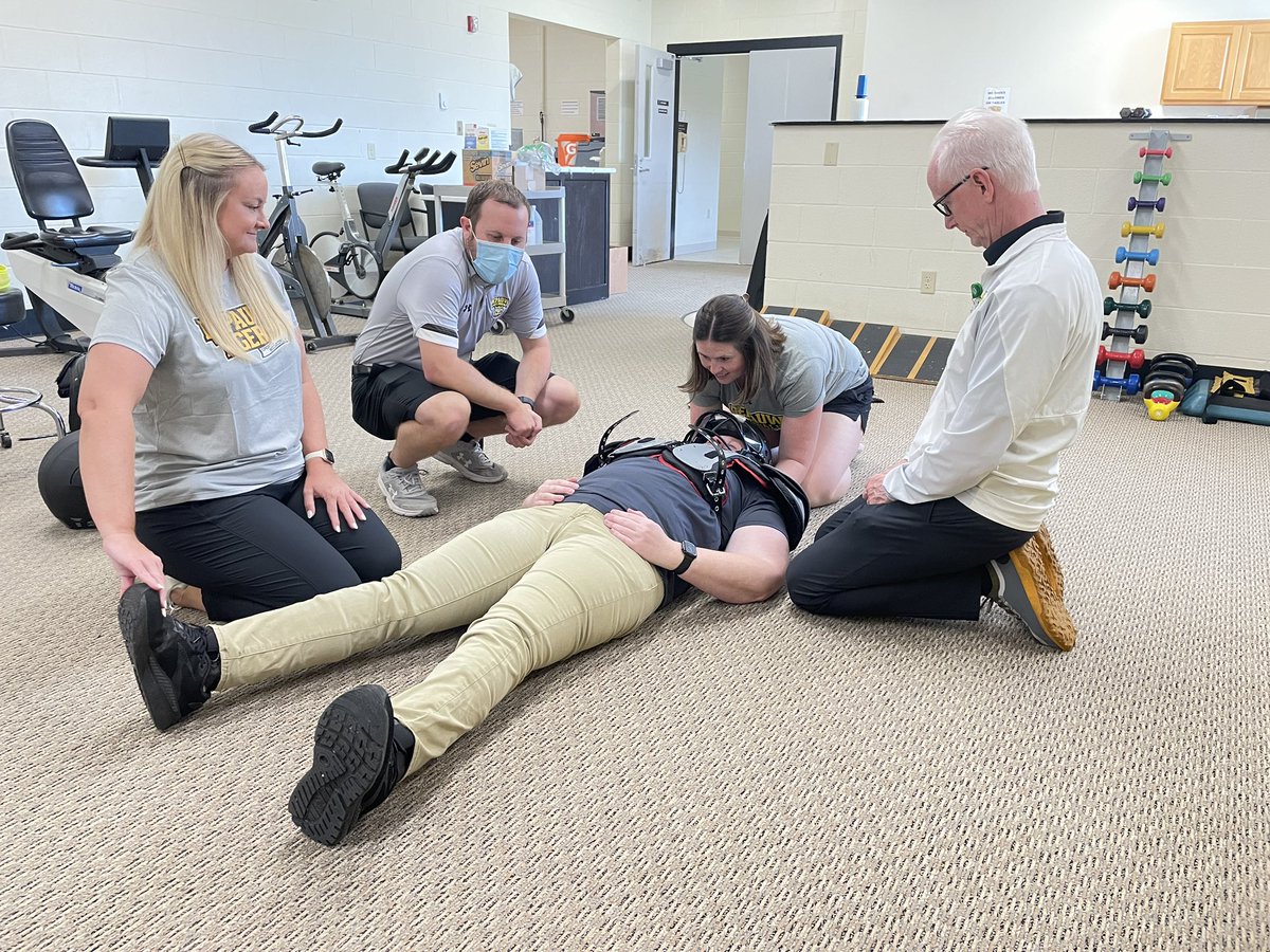 DanielWelty's tweet photo. Depauw Sports Medicine practicing emergency care situations and reviewing EAPs. #athletictrainers #savinglives @DePauwU @HendricksHealth @INAthletic https://t.co/UpLfHgQaon