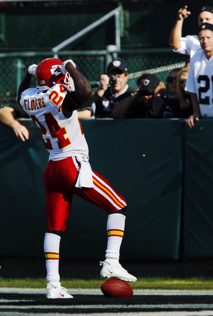 lexiosborne's tweet photo. We are Brandon Flowers days away from NFL kickoff! ⏰ 
#24days #chiefskingdom https://t.co/5uClczF89S