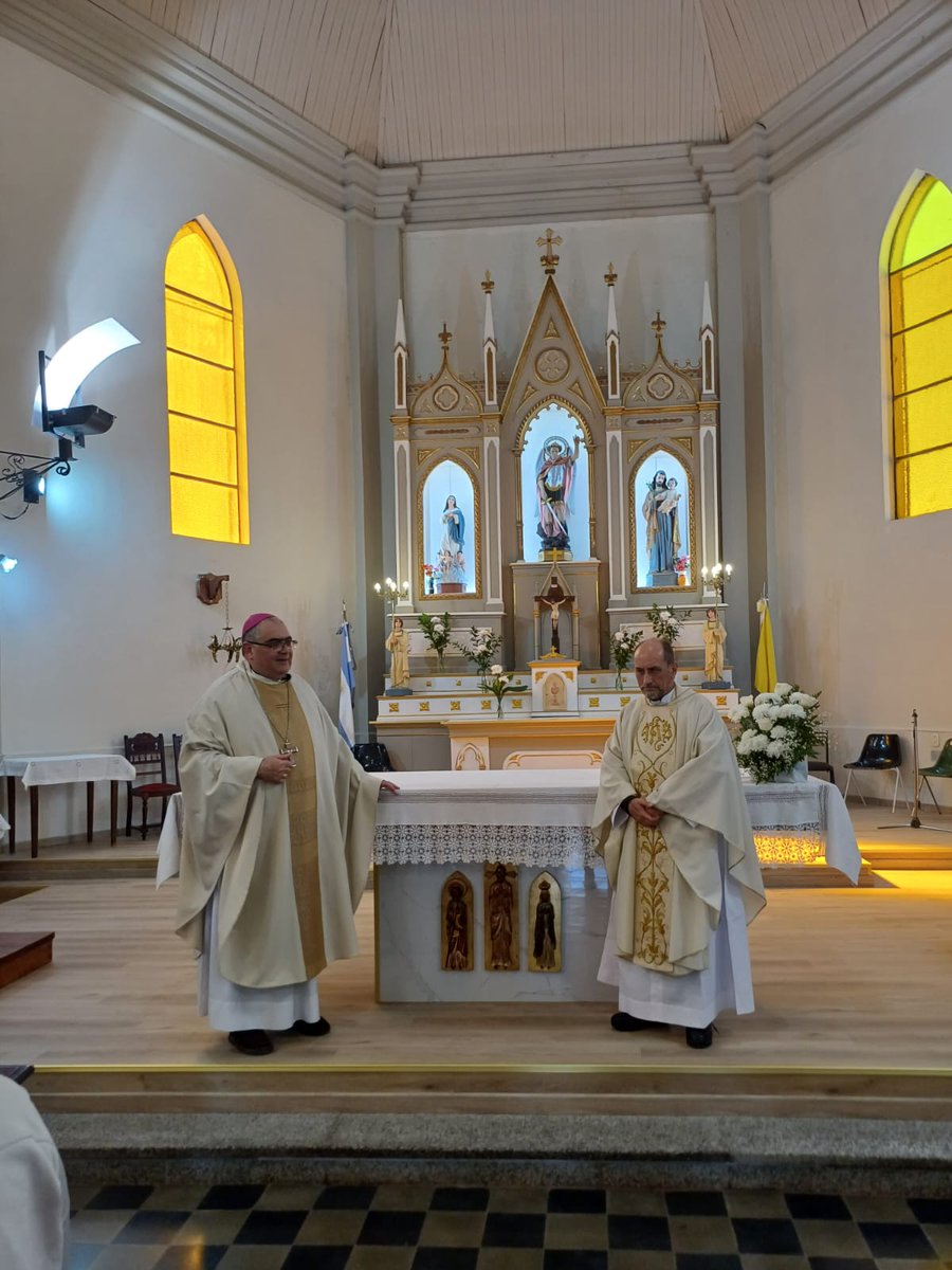 sbuenanueva's tweet image. Este domingo 10 de agosto fue la #consagración del #altar de la parroquia San Miguel Arcángel de Sacanta. 

La dedicación de una Iglesia tiene su centro en la consagración del altar. Es uno de los ritos más bellos y significativos de la liturgia católica. Si además es seguido con