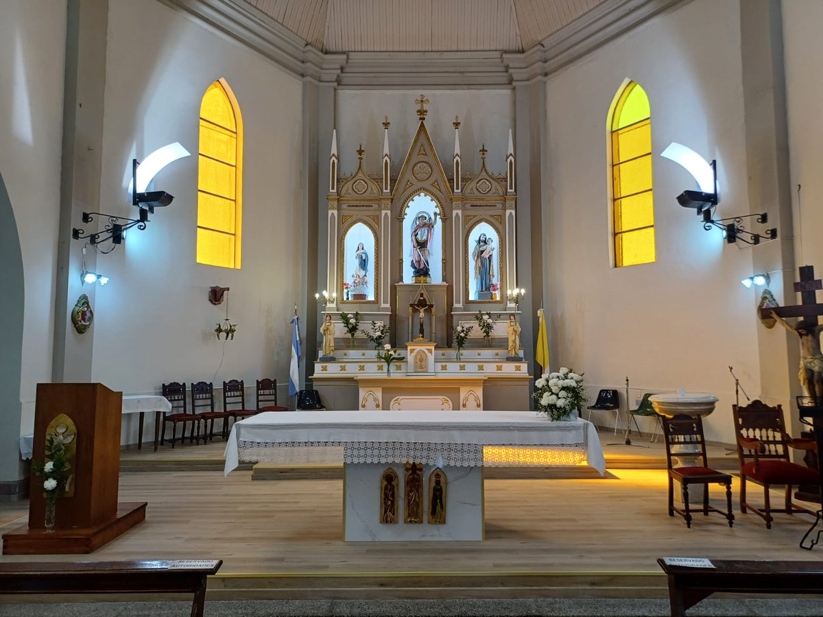 sbuenanueva's tweet image. Este domingo 10 de agosto fue la #consagración del #altar de la parroquia San Miguel Arcángel de Sacanta. 

La dedicación de una Iglesia tiene su centro en la consagración del altar. Es uno de los ritos más bellos y significativos de la liturgia católica. Si además es seguido con