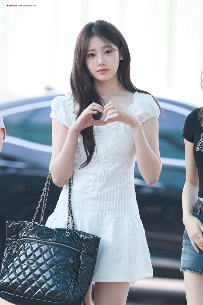 idoldrip_'s tweet photo. 아이돌: 로라 #RORA (@YGBABYMONSTER_)
제품명: lotsyou_Fiona Dress White
브랜드: #라츠유 #LOTSYOU
가격: 159,000원
🔗https://t.co/uU6jHQpXF3
((리워드링크에요𖥔*.・𐙚))✶
#로라 #베이비몬스터 #베몬 #BABYMONSTER
#아이돌 #아이돌패션 #사복 #손민수 #손민수템 https://t.co/LmWOjqQXwQ