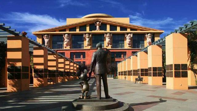 iProfesional's tweet photo. Las 10 reglas que una empresa argentina puede aprender de Disney y son clave para el éxito https://t.co/KGlr1XyPHU https://t.co/eKO6fIvaob