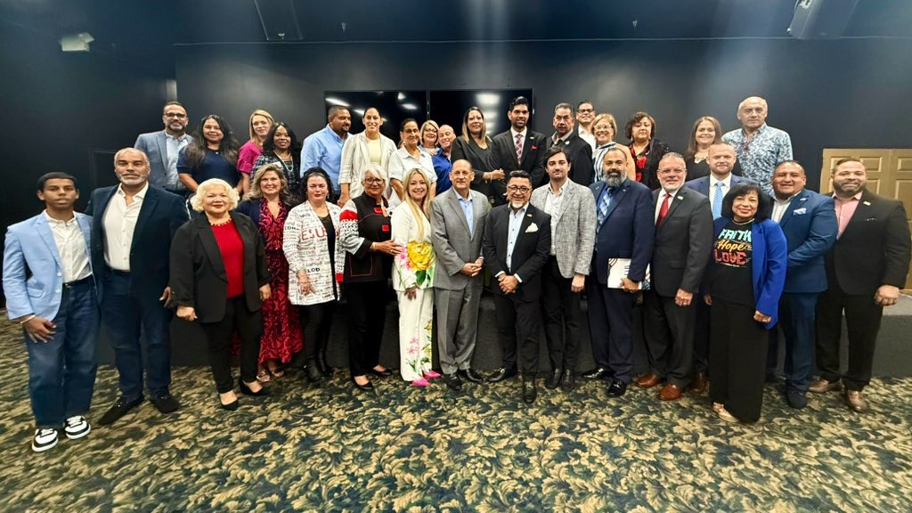 Republicans_PR's tweet photo. 📍ORLANDO, FLORIDA | 🇺🇸🇵🇷The Republican Party of Puerto Rico kicks off its efforts in support of the @floridagop with the #Florida2026 initiative. The CoChair @kerenriquelme51, together with the National Faith Advisory Council, is beginning to organize faith-based communities. Our Executive Director @kevinoromero highlighted the importance of maintaining and strengthening the organization of the Puerto Rican community in Florida to ensure their participation in the midterm elections.
——//——
El Partido Republicano de Puerto Rico arranca sus esfuerzos en apoyo al Partido de Florida con la iniciativa #Florida2026. La Vicepresidenta @kerenriquelme51, junto a National Faith Advisory Council, comienzan a organizar a las comunidades de fe. Nuestro Director Ejecutivo @kevinoromero destacó la importancia de mantener y fortalecer la organización de la comunidad puertorriqueña en Florida para que participen en las elecciones de medio término.