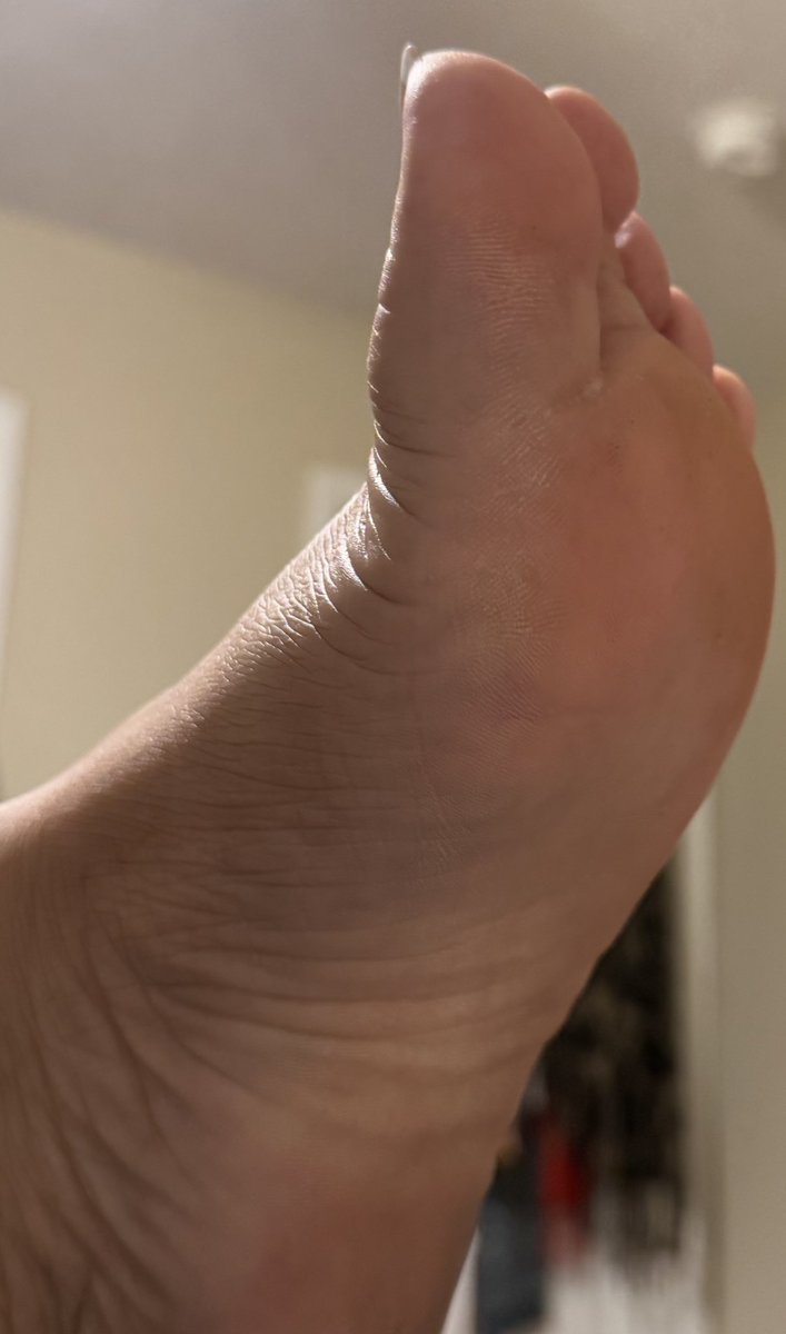 user342455's tweet photo. DM me now for content and exclusive pics and videos! What do you want to see?? I’m willing to deliver! #feet #feetworshi̇p #lightskin #blackgirlfeet #soles #solefetish #toes #prettytoes #peeptoes #footfetısh #foot #prettyfeet #lightskinfeet #chubbyfeet #toes https://t.co/JLTPBQ4I7R