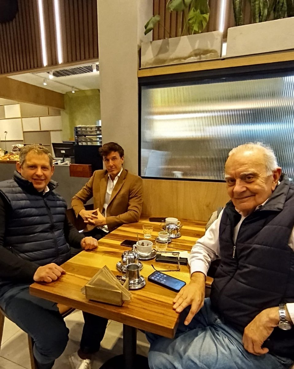 Esta tarde con ⁦<a href="/Robergmoritan/">Roberto García Moritán</a>⁩ y ⁦<a href="/GustavoAltieri/">Gustavo E. Altieri</a>⁩ conversando sobre el presente pero siempre de cara al futuro
