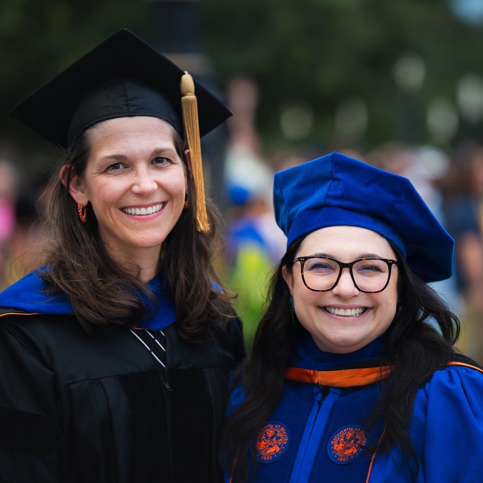 hd_caroline's tweet photo. I graduated!!!!! Go Gators! 🐊🧡💙🎓 #PhD #UF #GoGators #PhinallyDone https://t.co/npmXQJc02k
