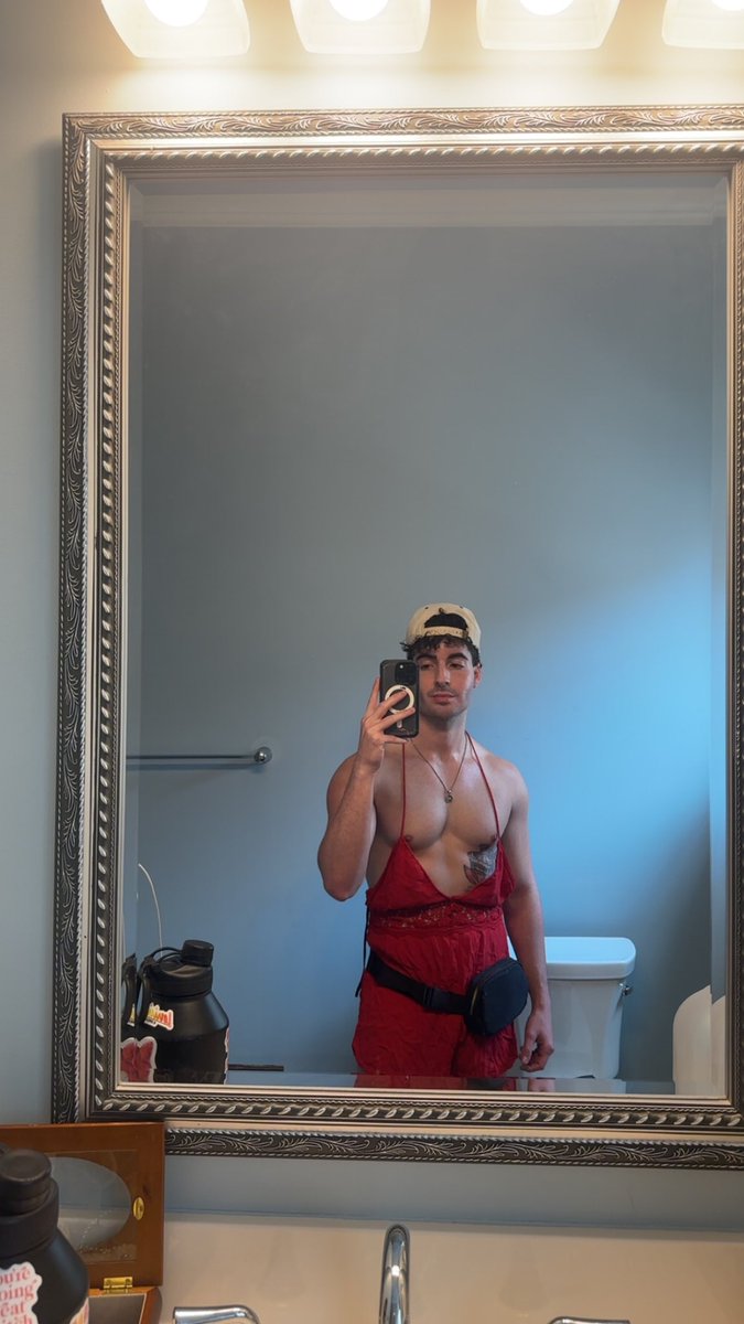 himbot_'s tweet image. running around