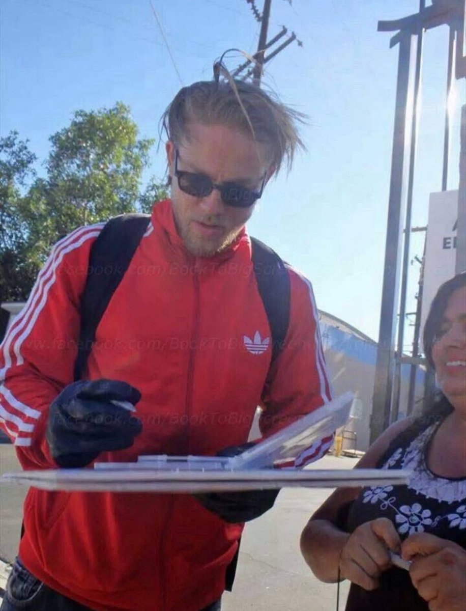 Charlie Hunnam tweet media