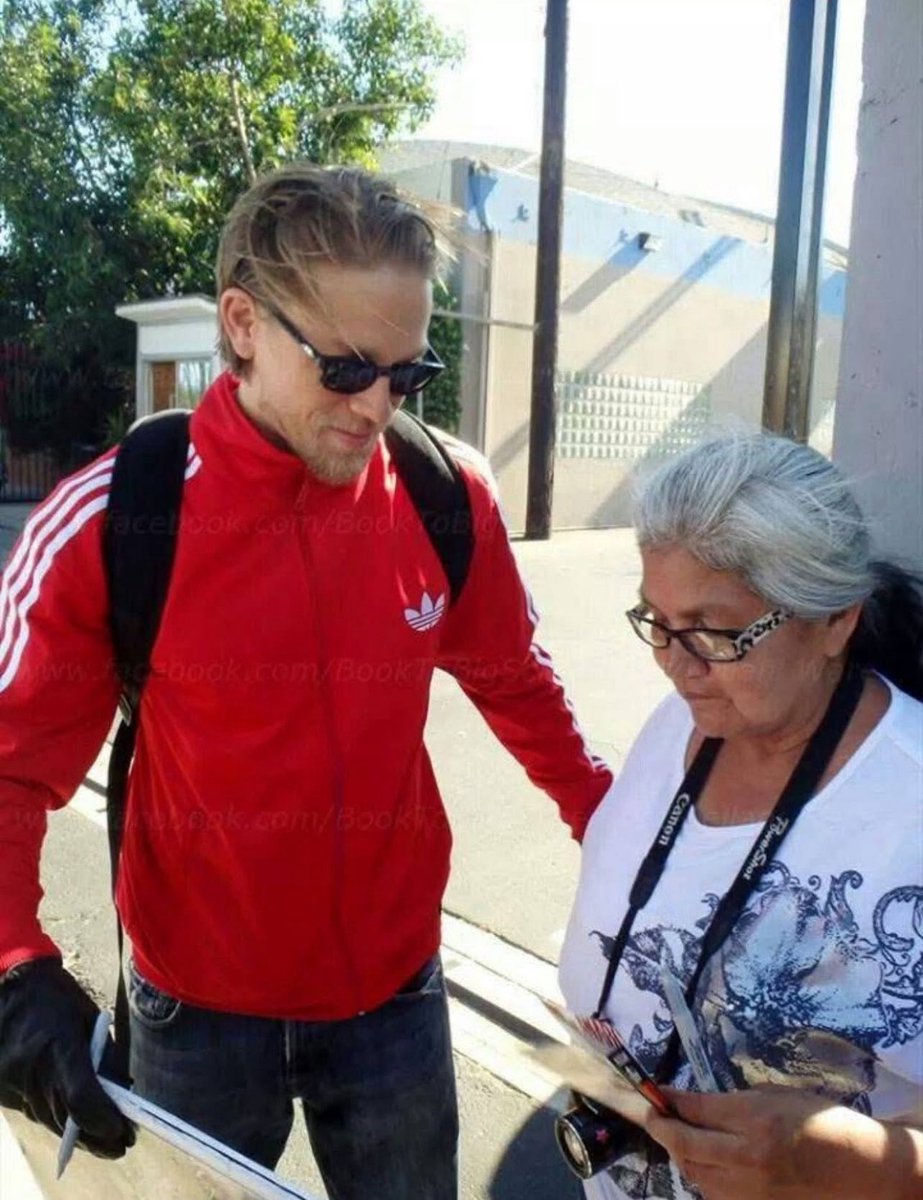 Charlie Hunnam tweet media