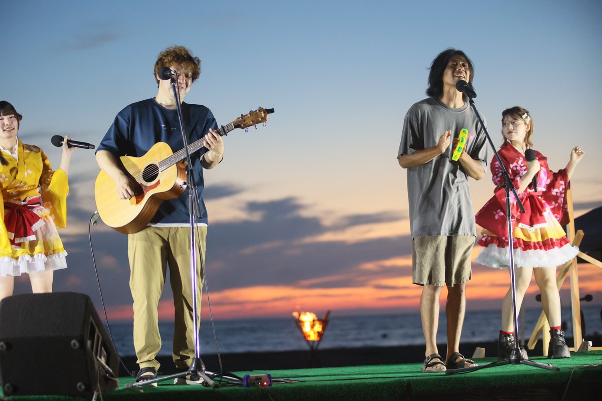 torisan73063591's tweet image. 20250803 にかほ市 象潟海水浴場
キャンドルコンサートin象潟
ケースケ＆マサさん+まちあわせまつりっこガールズ
#keisuke #マサ　#秋田 #ライブ撮影 #まちあわせまつりっこガールズ #ご当地アイドル #ポートレートしま専科 #にかほ市 #象潟 #キャンドルコンサート