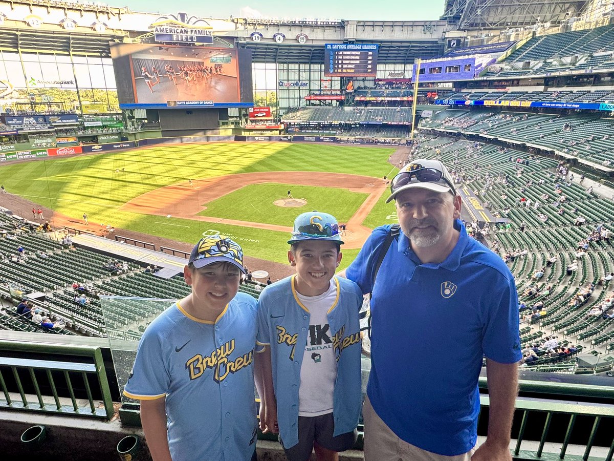 sweetnothing76's tweet photo. #ThisIsMyCrew 

Let’s go Brew Crew!! https://t.co/vDmvE9IcZo