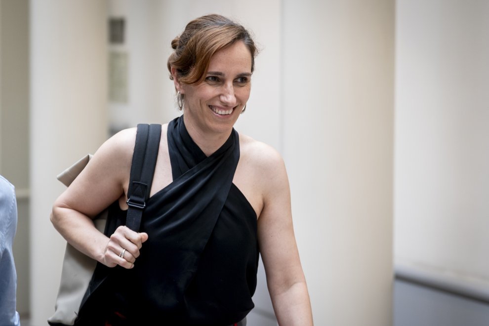 La ministra de Sanidad, Mónica García, y tres altos cargos de su departamento gastaron 14.602,2 euros en alojamiento en Suiza. Para Sanidad y Educación, te dicen. is.gd/2Kl2Rp