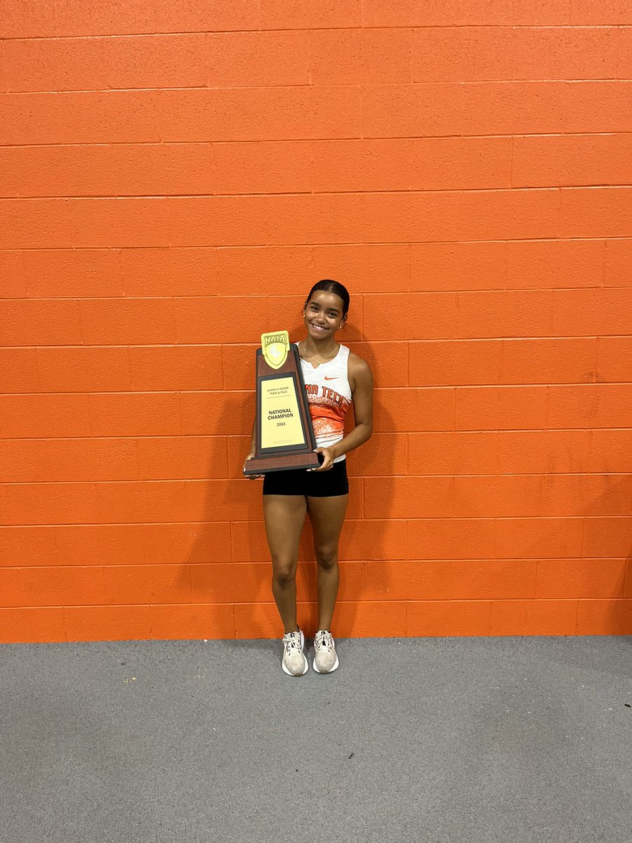 giannagoldsmith's tweet photo. I am truly blessed to have received my first official offer from Indiana Tech! Thank you Coach JW and Coach Edgar for inviting me to campus and showing me around! #uncommitted2026 https://t.co/tqNKkbYdBk