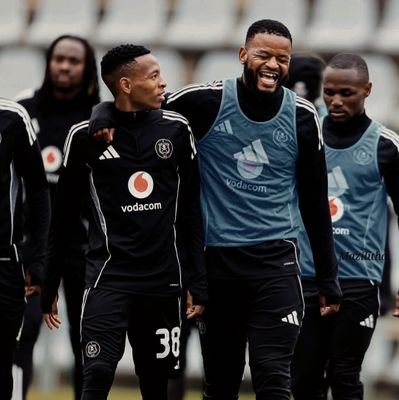Vukani Vukani MaBucaneer, it's game day. Tonight's game should be a walk in the park for us. WE ARE ORLANDO PIRATES, WE'RE AFRICAN GIANTS. #ONCEALWAYS 🏴‍☠️🫶