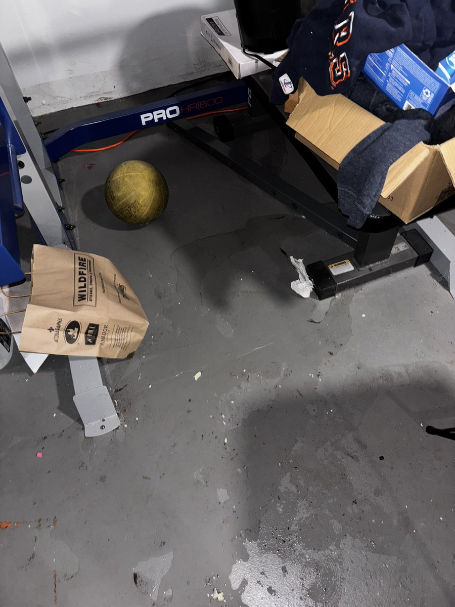 Light flooding in our basement in Bloomingdale. <a href="/NWSChicago/">NWS Chicago</a>