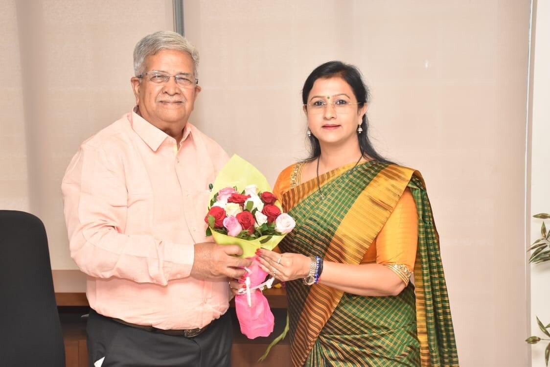 લીંબાયાત વિધાનસભાના ધારાસભ્ય શ્રીમતી <a href="/MLASangitaPatil/">MLA Sangita Paatil</a> જી ને જન્મદિવસની સ્નેહસભર શુભકામનાઓ. 

આપ સદાય સ્વસ્થ રહી, જનસેવામાં નિરંતર કાર્યરત રહો તેવી પ્રભુને પ્રાર્થના.