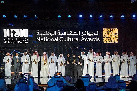 من تمكين رواد الأعمال، إلى دعم الابتكار، 
وصولًا لبرامج التطوع والمبادرات المجتمعية…
المملكة تجعل شبابها شركاء في صناعة الحاضر وقيادة المستقبل.
#اليوم_العالمي_للشباب
#رؤية_السعودية_2030