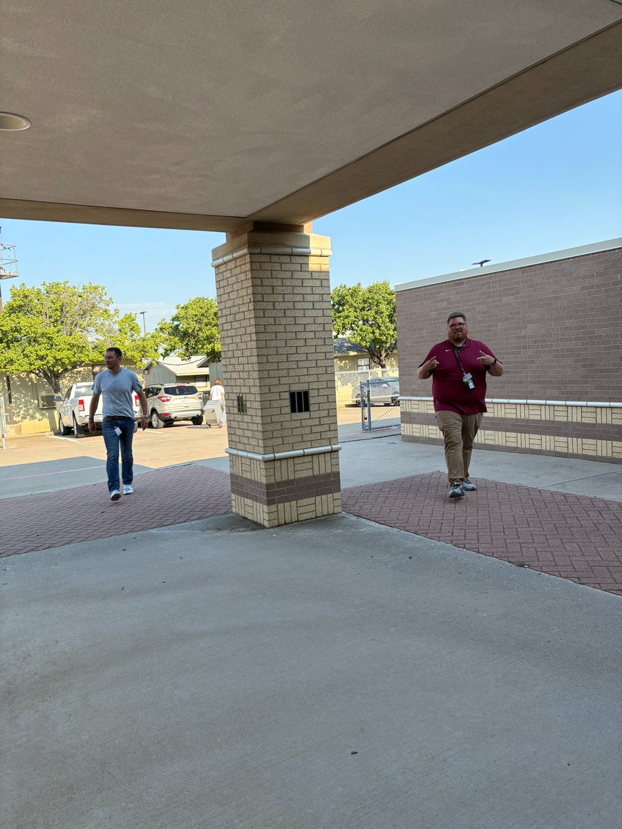 NevarezESL tweet media