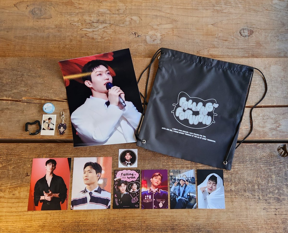 vfdft4626673's tweet photo. 이럴수가 🥰🥰
세상에 동그라미 예쁜 굿즈 다 모아놓음
감사합니다🙇‍♀️ 감동이에요🥹 https://t.co/ClXAjBOFnC