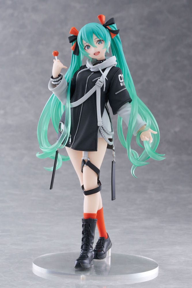 LadyLinBun's tweet photo. She finally arrived after ordering her back in Nov of last year.
Im crying~ https://t.co/FYayrC6lOy