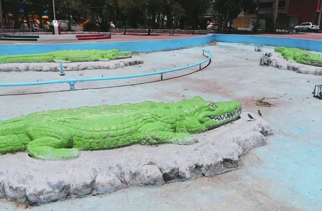 localmx_'s tweet photo. #ParquesCDMX El Parque María Teresa está en la Colonia Estrella de la delegación Gustavo A. Madero, pero casi nadie lo conoce por su nombre oficial. Más bien se refieren a él como el “Parque de los cocodrilos”. al centro está una fuente con cocodrilos de concreto, muy al estilo de la fauna que nos gusta, flanqueada por pelícanos. Lee la nota aquí: https://t.co/gHNNCJSlBh
