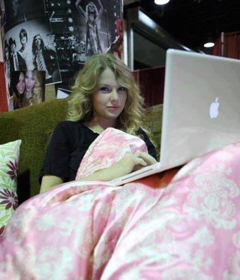 gabbihopes's tweet photo. (not so) patiently waiting #TS12 https://t.co/N4st6TO431