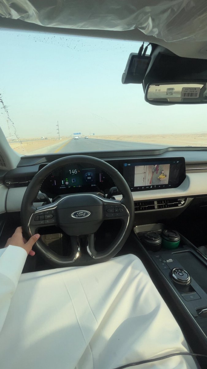 لحالي انا وزيتيه قلبي☹️🤍