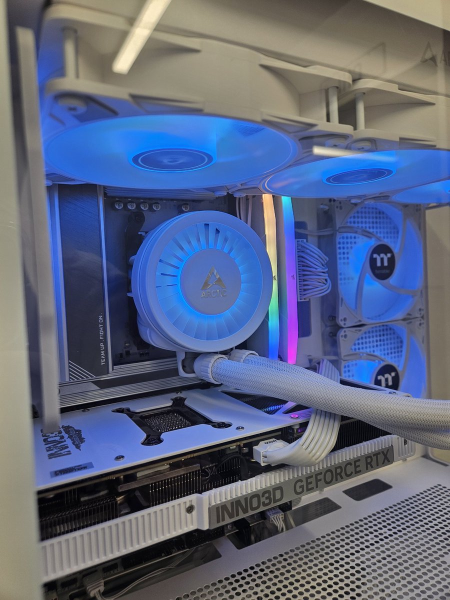 the final entry in the computer saga: my beautiful new work computer!