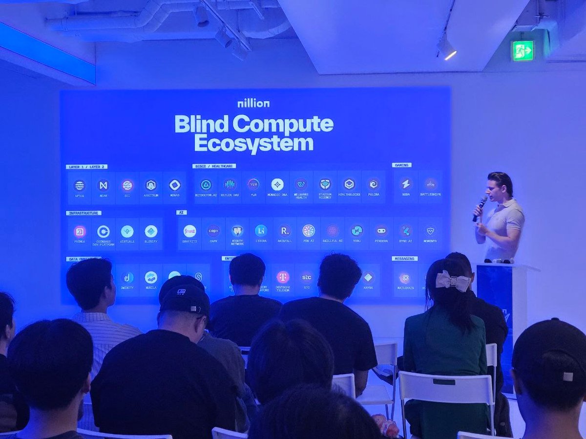 개인적으로 예상외로 정말 많은 사람들이 와서 놀랐던 <a href="/nillionnetwork/">Nillion</a> 밋업이었습니다. 자주 봐서 더 반가운 사람들도 너무 많이와서 행복했고, 무엇보다 오랜만에 참석해서 얼굴 인사한 분들도 있어서 너무 좋았네요

룰렛 게임부터 자그만한 굿즈까지 여러가지로 잘 준비했다는 생각이 많이