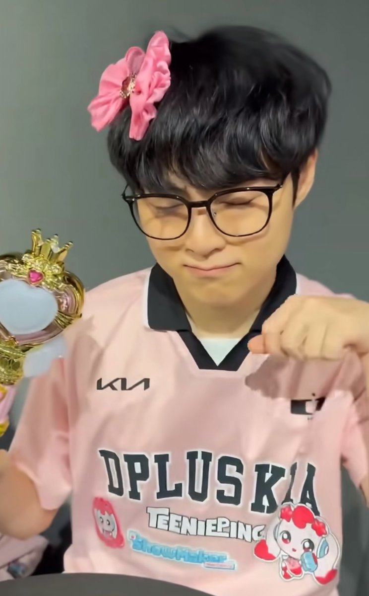 petition to have all players dress like this 

ty 🎀 showmaker my aegyo king