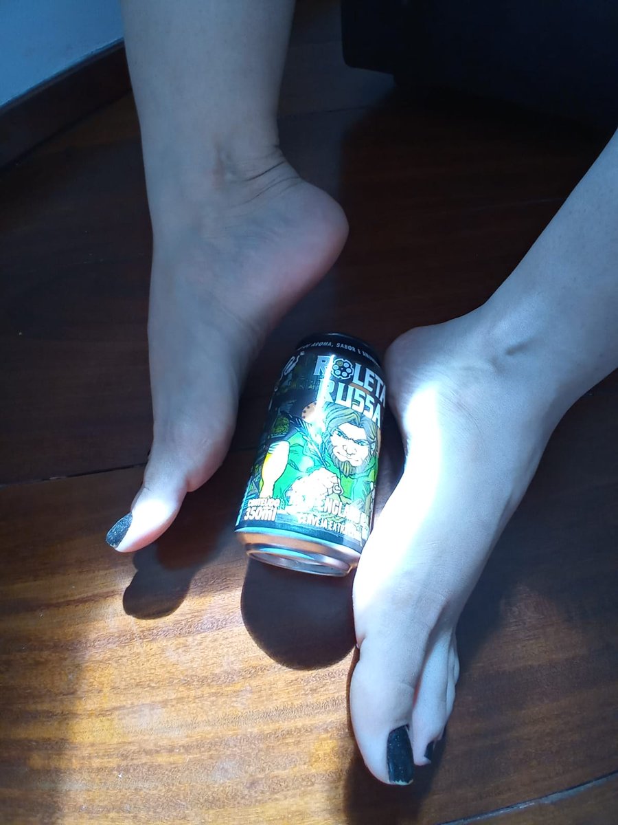 Menina Alva Feet (2% Privacy) tweet media