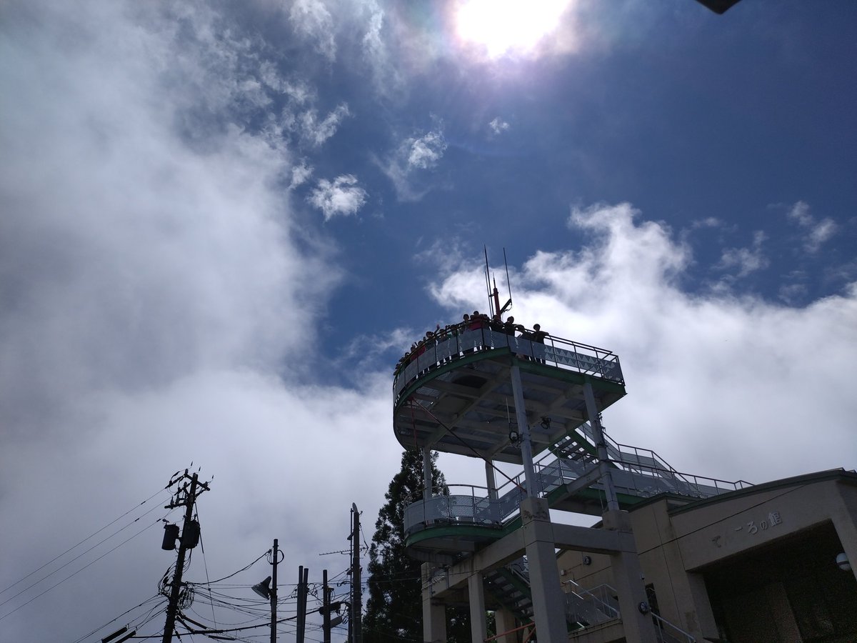 某高校の夏合宿でした
花火とか展望台とか
朝から晩までの練習のご褒美ですねぇ✨
あぁ青春の尊さよ〜(校歌)