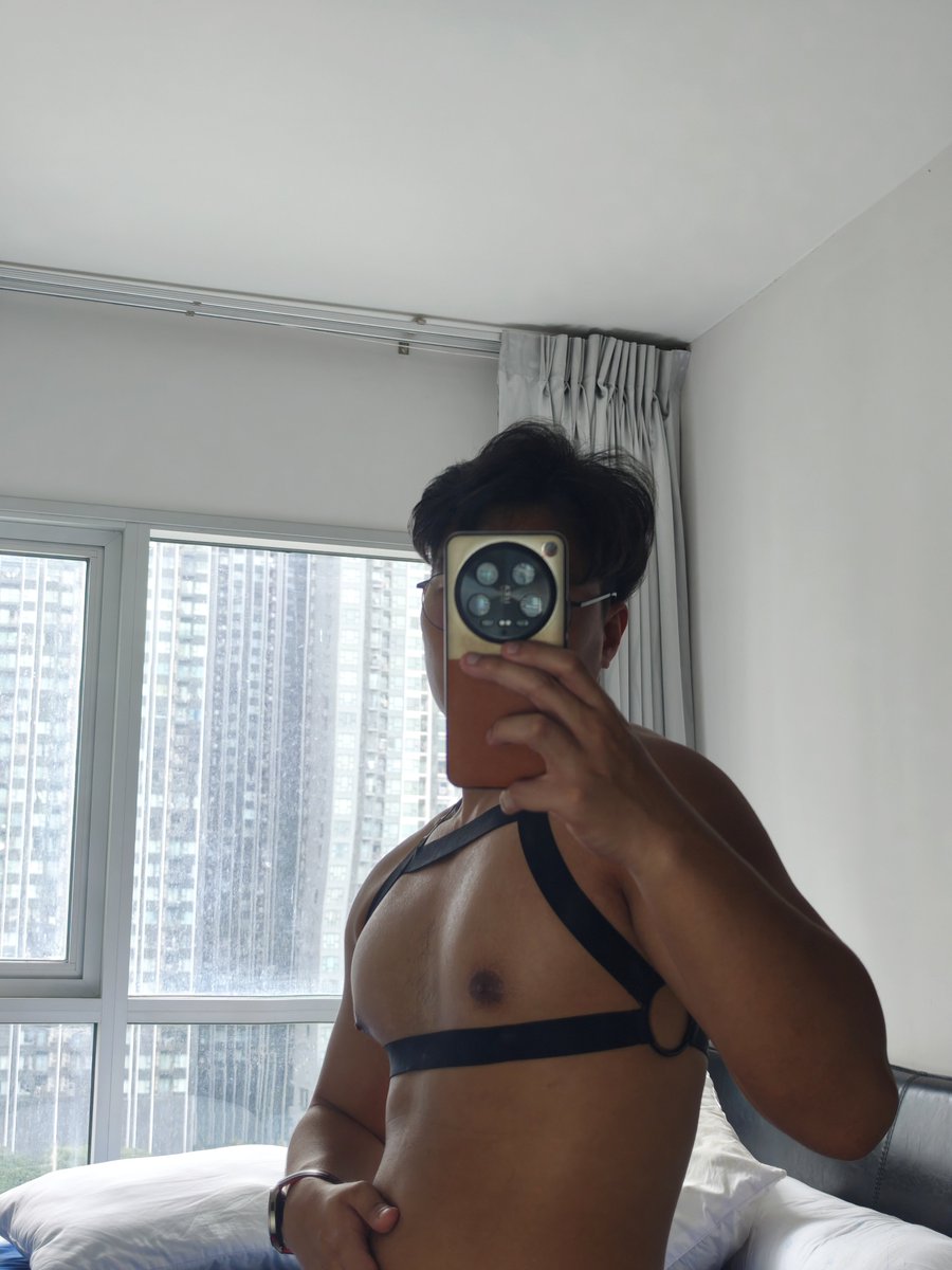 ถึงไม่ใช่คุณแม่ แต่เกย์ก็มาดูดนมผมได้นะครับ 🥴
คิดค่าน้ำนมไม่แพงครับ 🫣