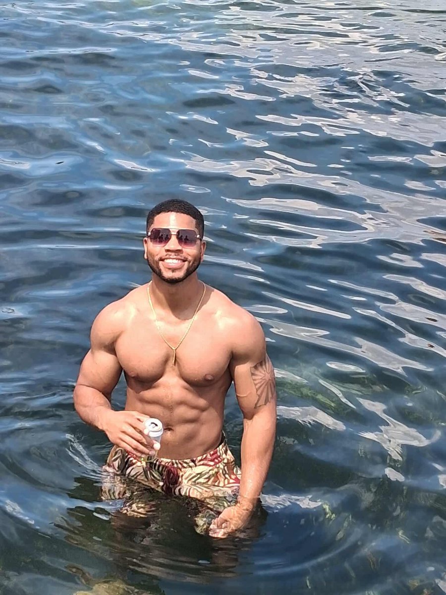DonJose317's tweet photo. A Vacation was needed🌴 https://t.co/Y2kqdWa7jn