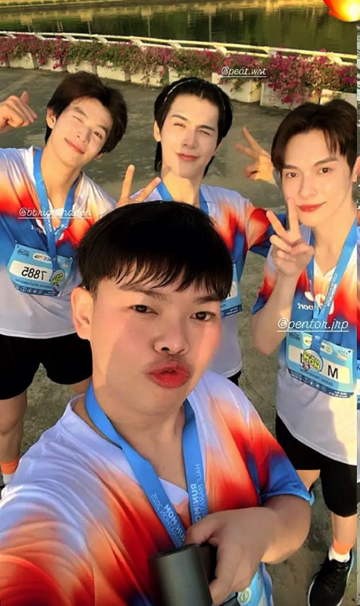 FPAdmirer's tweet photo. It’s really hot and he’s sweating a lot, yet he still looks incredibly handsome! P’Peat would be the perfect presenter for any sunscreen brand!

PEAT RUN FOR MOM
#Runformom 
#Peatwasu https://t.co/rBst06ucXa