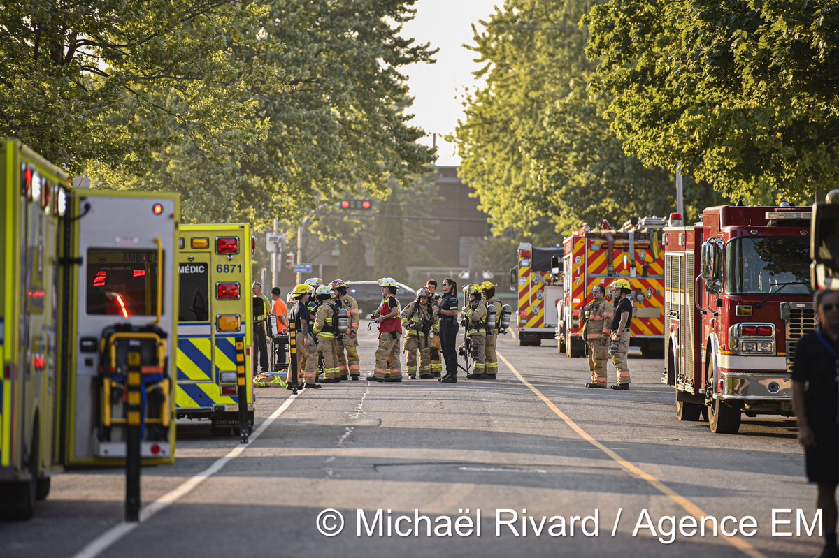 Un incendie s’est déclaré dans un bâtiment commercial du boulevard Marie-Victorin à Candiac, chez Cascades. Le feu, parti d’une machinerie, s’est propagé jusqu’au toit du bâtiment. Une entraide de plusieurs villes a été nécessaire en raison de la chaleur intense. <a href="/POMPIERSAPPAL/">APPAL</a>
