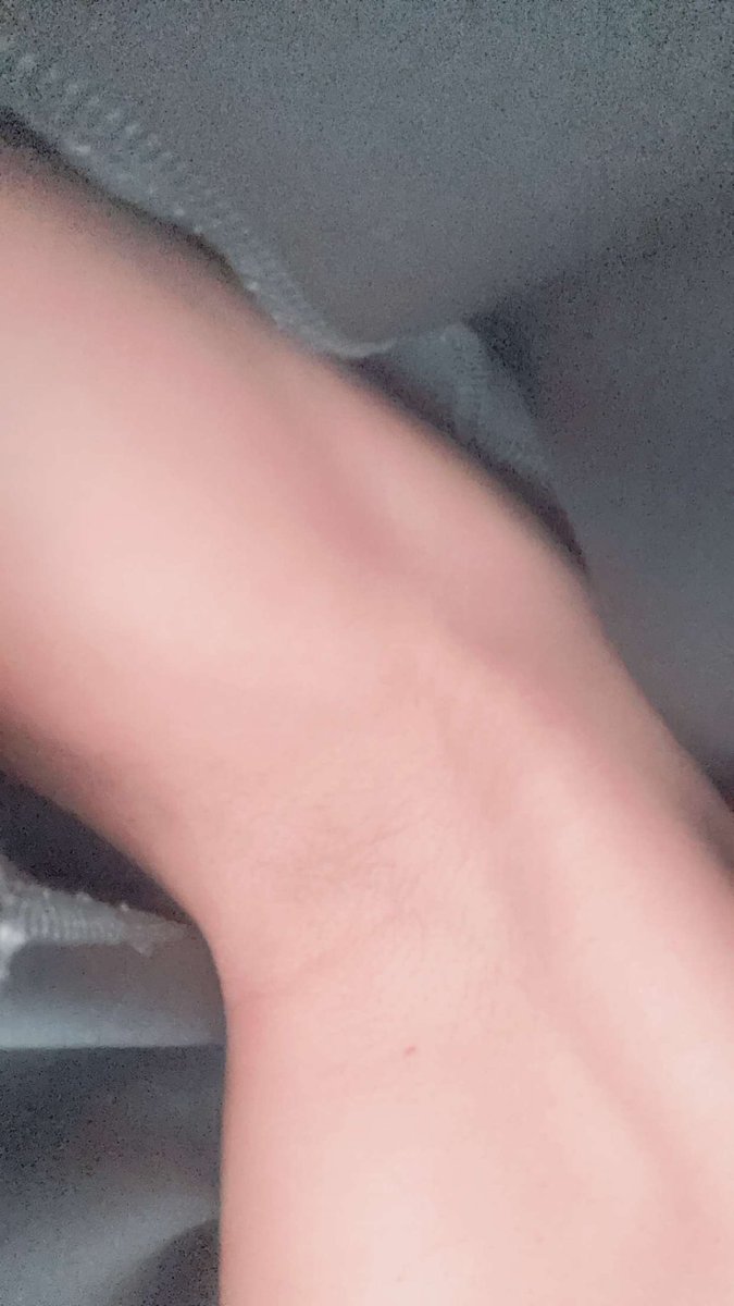 تع الحس 🤗👅

ابي كاش او فخم خش بصورك ونوعك 
#مبادل_جدة