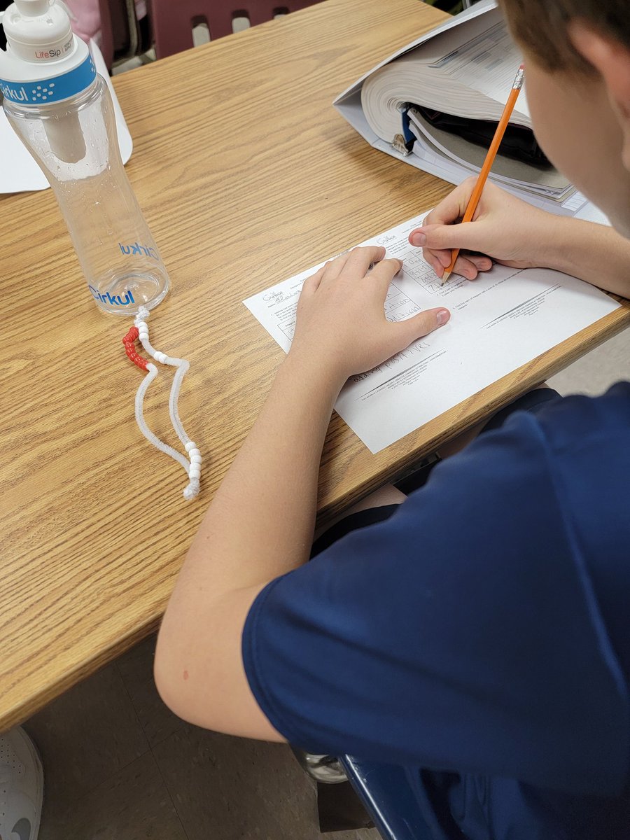 msshieldsedu's tweet photo. Today we dove right into the ILP: Money Exchanges  Students built and used bead strings to track transactions and find sums of integers—hands-on math at its finest! https://t.co/iDmlIO2ugm