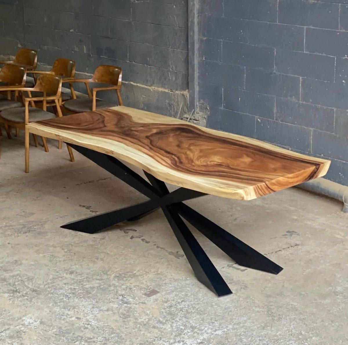 ArsonMarc's tweet image. Crafted from premium suar wood with stunning, unique grain. Kiln-dried, sanded, varnished.  

Table: 200x80x75cm  

Multiple slabs in stock.  
Choose wooden or metal legs. Custom chairs/benches available.  

Retail &amp;amp; Wholesale | Worldwide Shipping  

#woodworking #diningtable