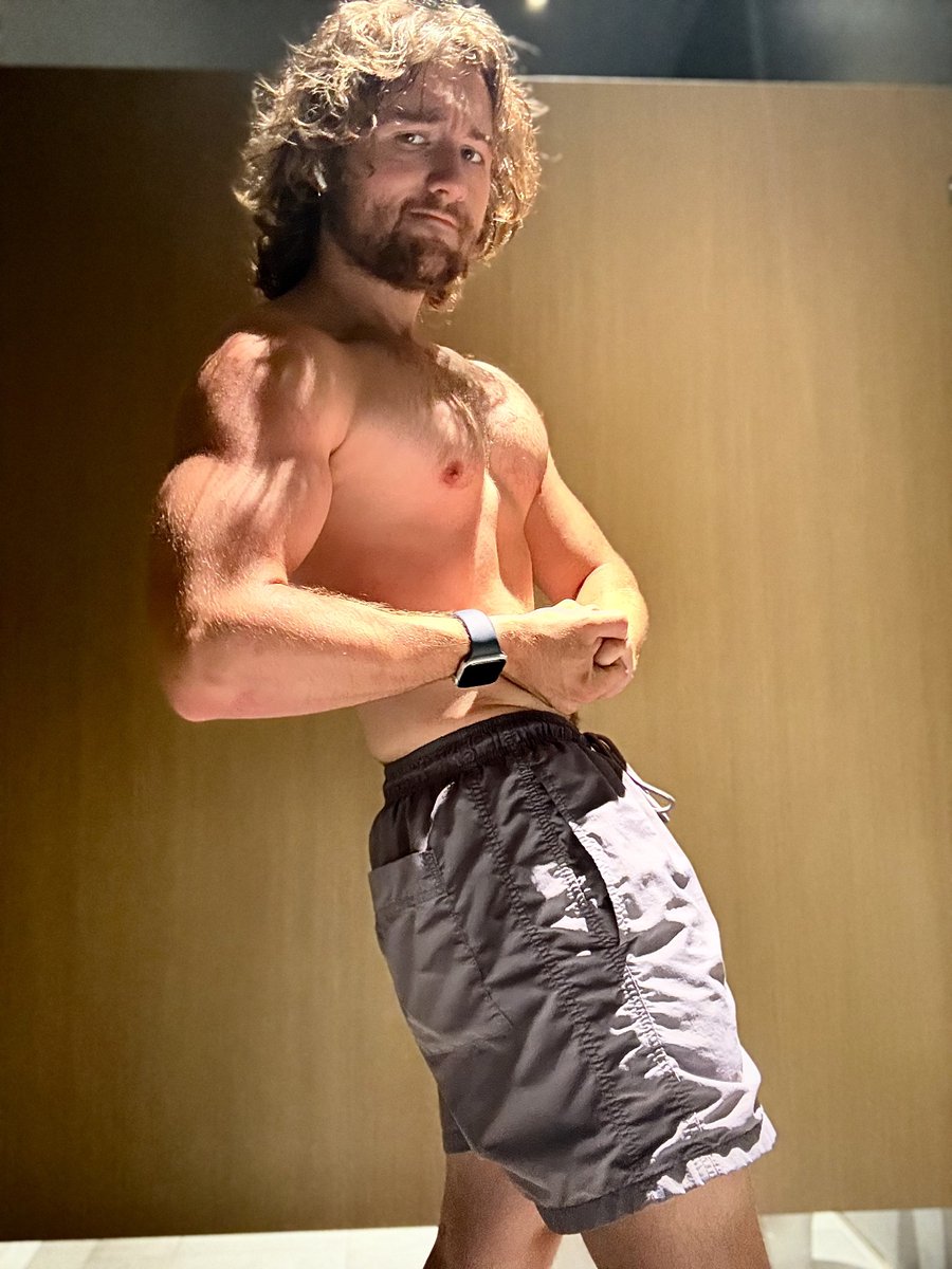 WE’RE LIVE W A CHILL BLOODBORNE WINE NIGHT! COME HANG OUT AS WE SIP ON THE OLD BLOOD twitch.tv/banjotears