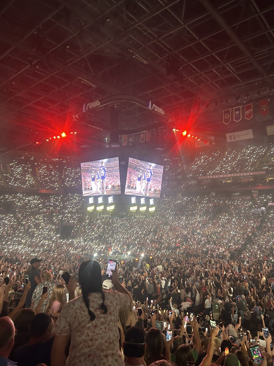 🩷Full Circle!  Thank you <a href="/mattrife/">Matt Rife</a> and <a href="/NationwideArena/">Nationwide Arena</a> 🩷