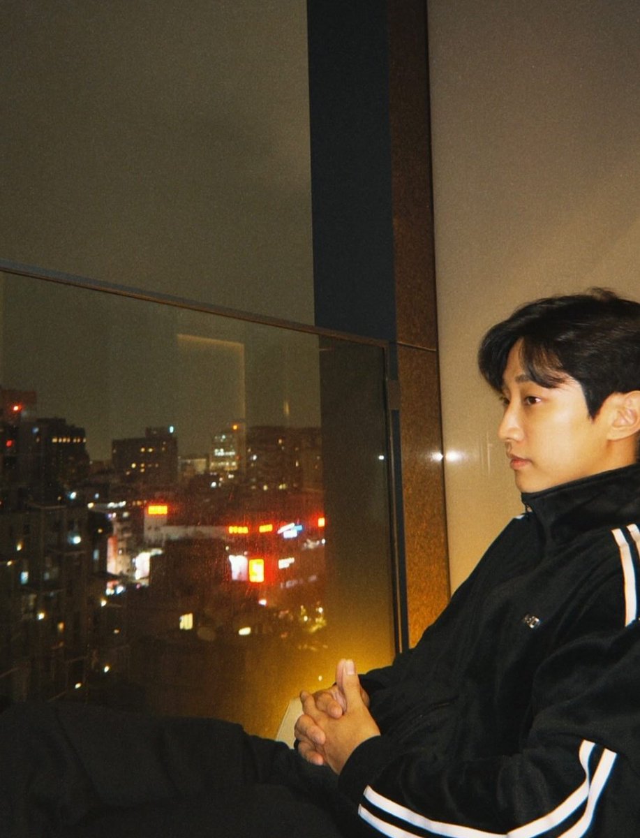 Wiwaproduc12761's tweet photo. Jinyoung de B1A4 tiene registradas 124 canciones en la Asociación de Derechos de Autor de Corea (KOMCA). Incluso compuso la letra de la canción "Sweet Girl" en tan solo tres horas. https://t.co/ZnyigrWm3M