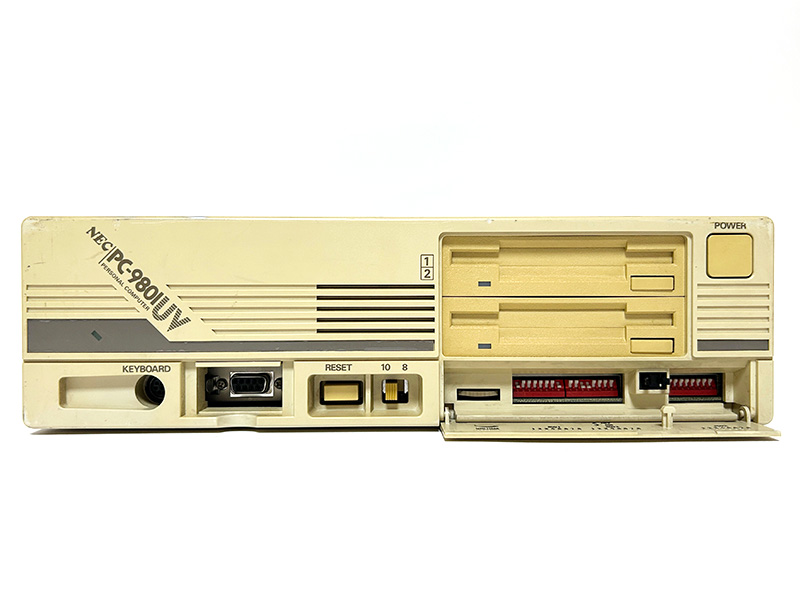 watch_akiba's tweet photo. 更新：省電力化も実現、NECが放った小型PC-98「PC-9801UV11」 (ボクたちが愛した、想い出のレトロパソコン・マイコンたち) https://t.co/WN90gHPh7a #レトロPC https://t.co/oMP4pfyxRZ