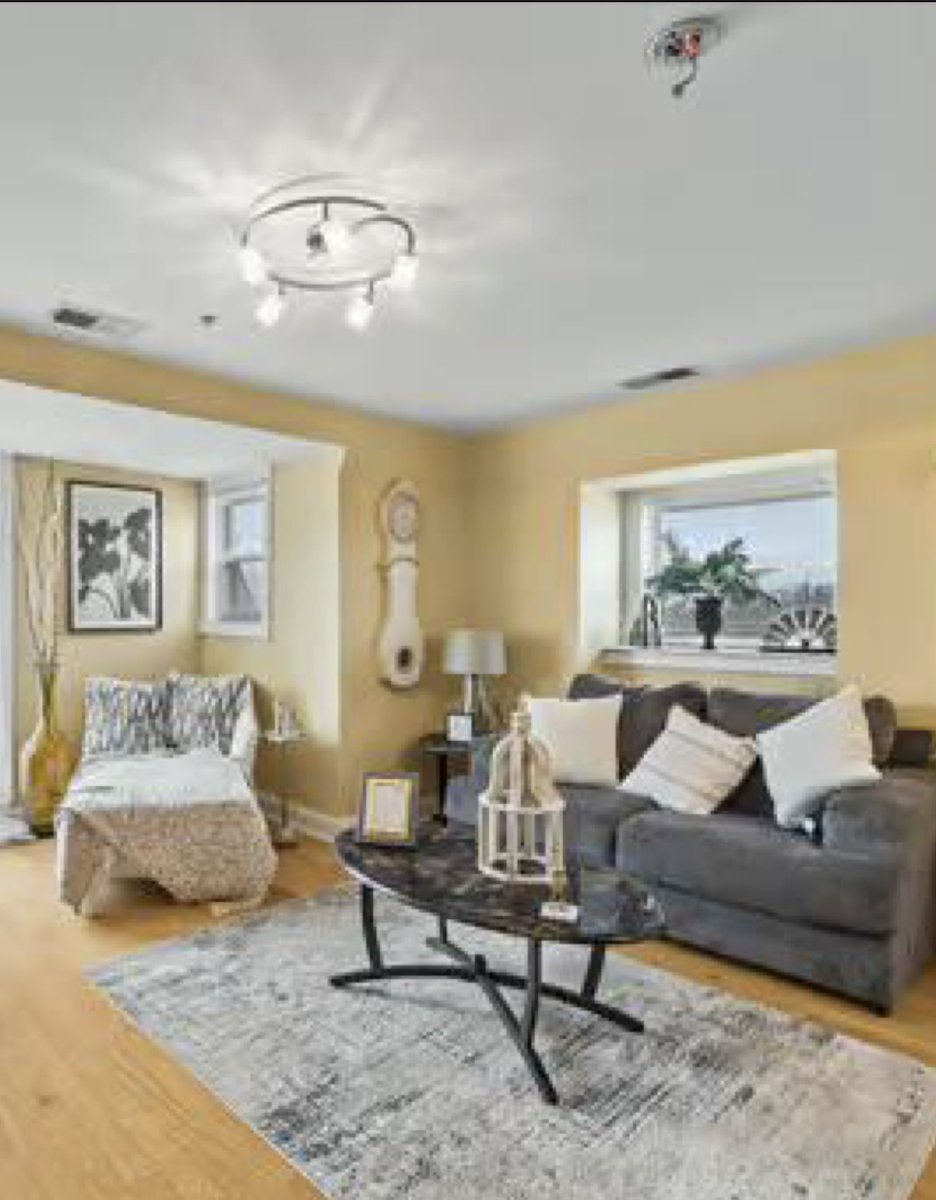 Kmb__12's tweet image. stunning 1,700 SQF 2-bed, 1.5-bath home offering modern finishes, abundant natural light, and an unbeatable location.

$2,200/Month
2 Bedrooms
1.5 Bathrooms
•
•
SERHANT: 610-635-9977

 #ForRent #PenthouseLiving #CentennialDistrict #FairmountPark #serhant #Serhantbrown